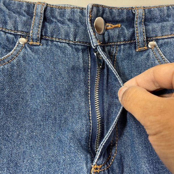 H&M Divided Rainbow Patch Embroidered Denim Skirt Size 4 NWT - Picture 3 of 8